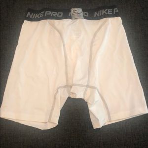 Nike Accessories - Boys XL Nike Pros Nike Accessories - Boys XL Nike Pros